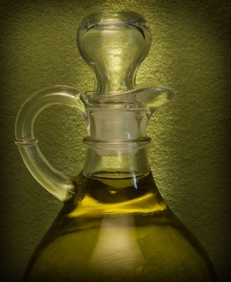 El aceite de oliva virgen extra aporta hidratanción y firmeza a la piel